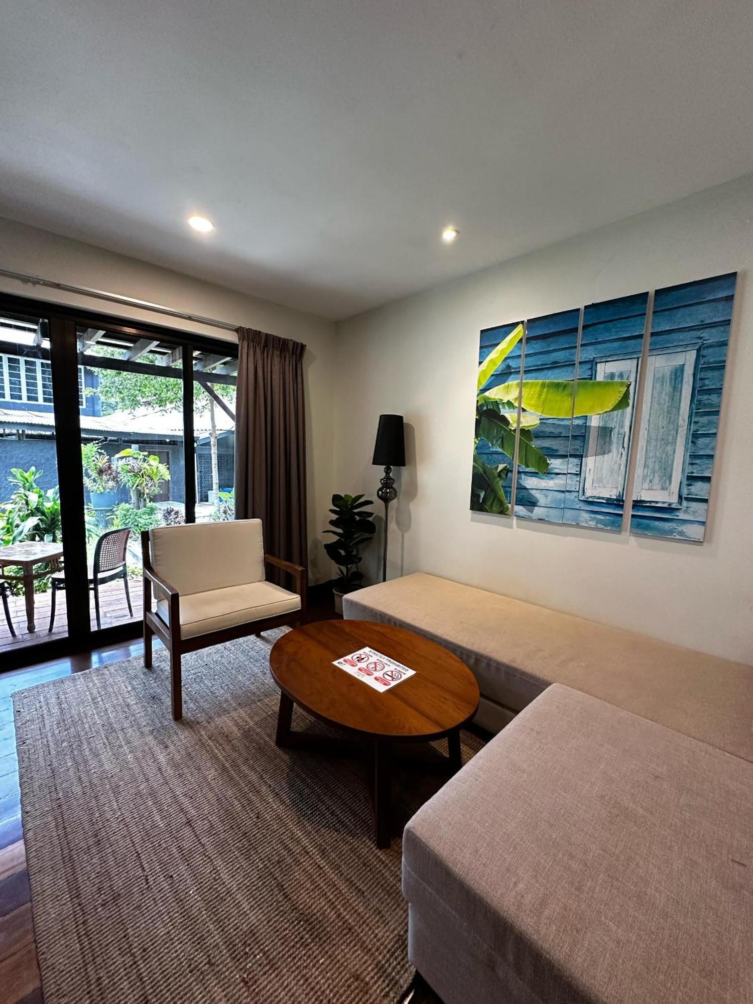 Beach Resort - Arwana Perhentian Besar Кампунг-Куала-Бесут Экстерьер фото