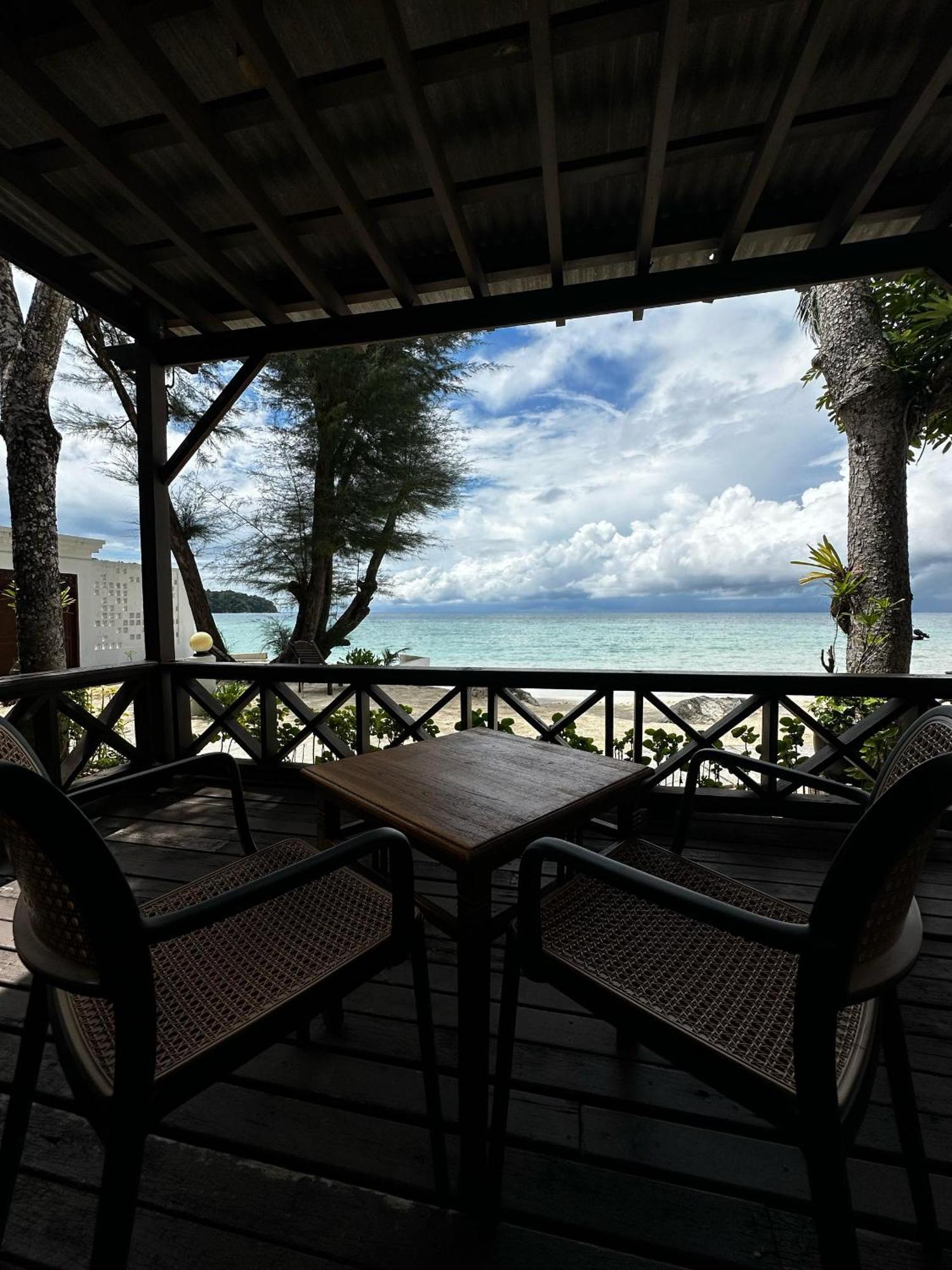 Beach Resort - Arwana Perhentian Besar Кампунг-Куала-Бесут Экстерьер фото