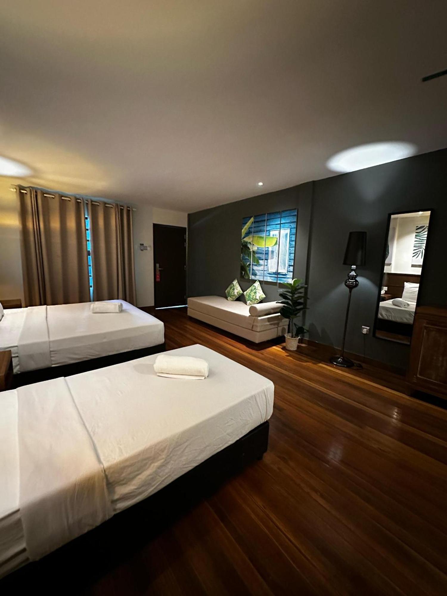 Beach Resort - Arwana Perhentian Besar Кампунг-Куала-Бесут Экстерьер фото