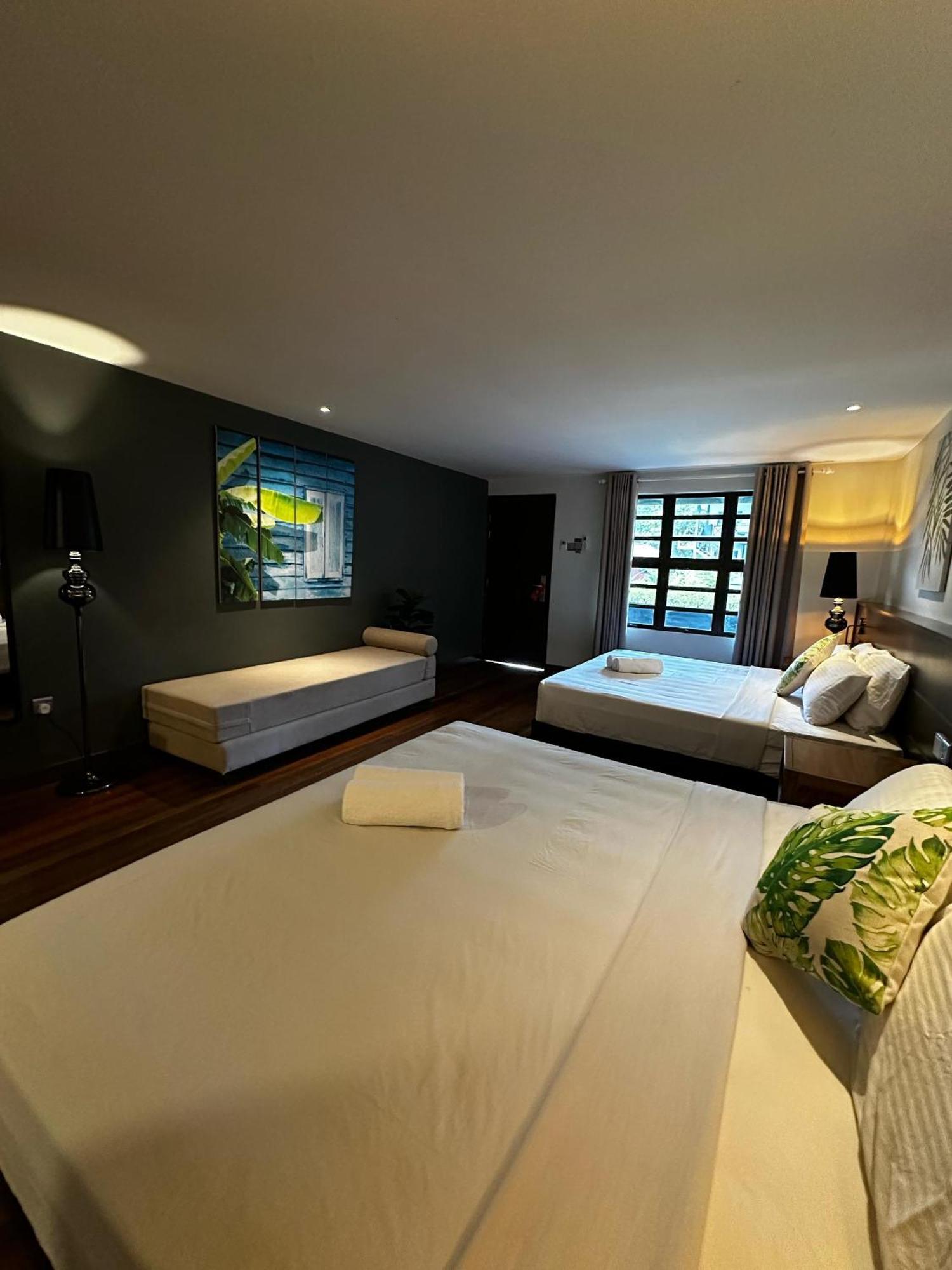 Beach Resort - Arwana Perhentian Besar Кампунг-Куала-Бесут Экстерьер фото