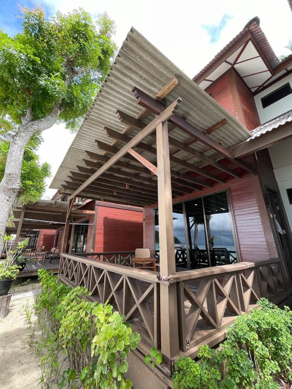 Beach Resort - Arwana Perhentian Besar Кампунг-Куала-Бесут Экстерьер фото