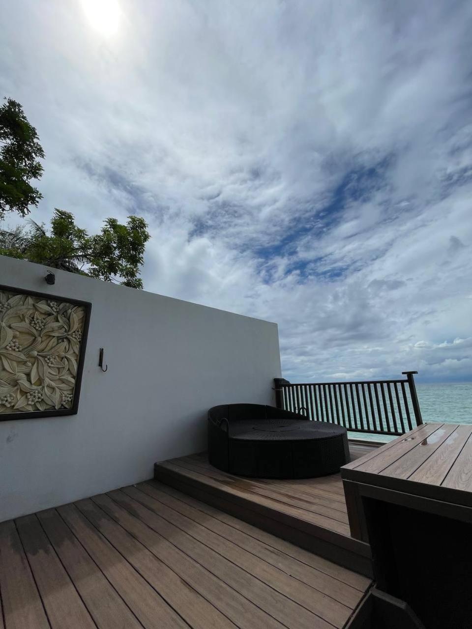 Beach Resort - Arwana Perhentian Besar Кампунг-Куала-Бесут Экстерьер фото