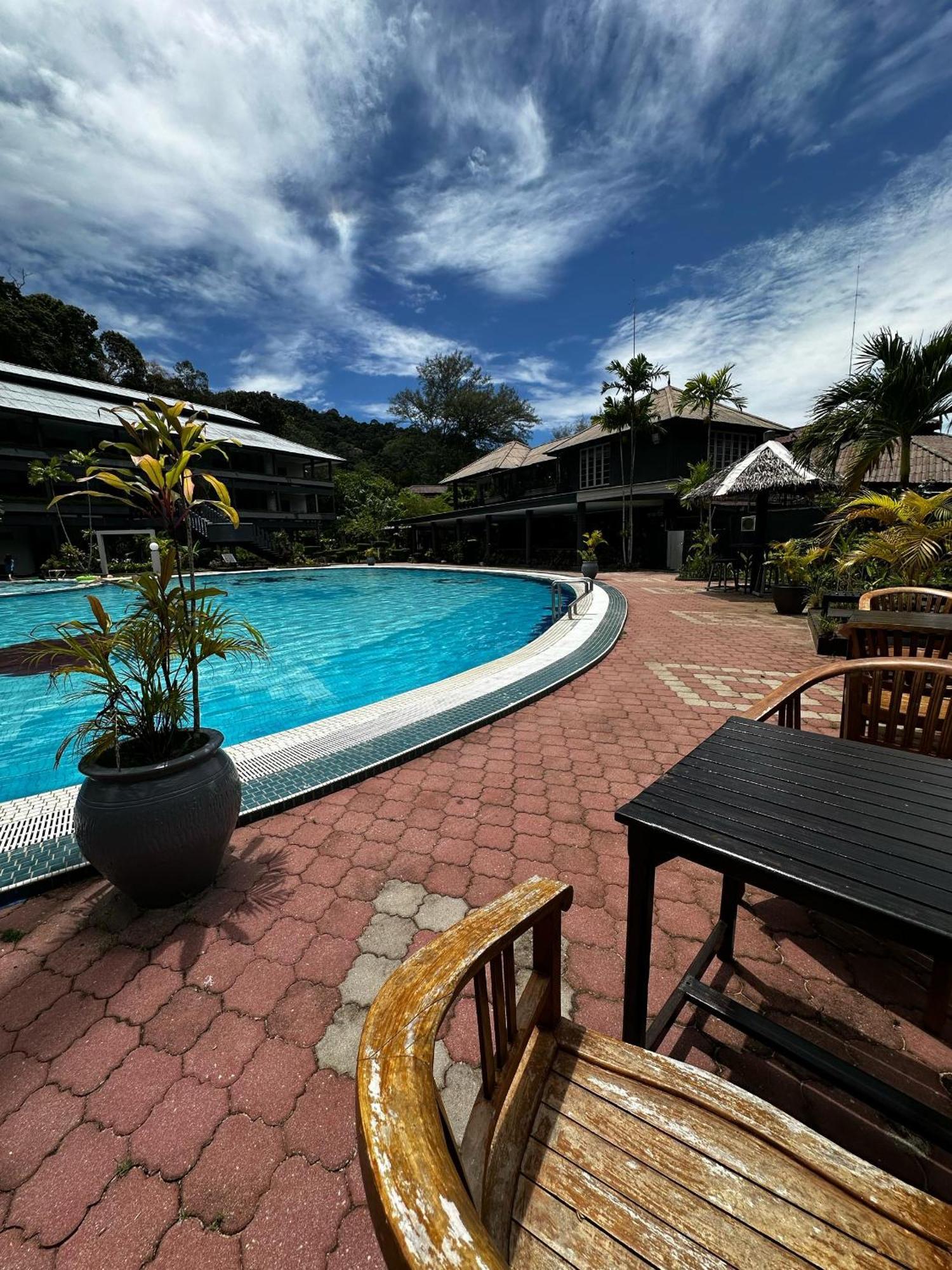 Beach Resort - Arwana Perhentian Besar Кампунг-Куала-Бесут Экстерьер фото