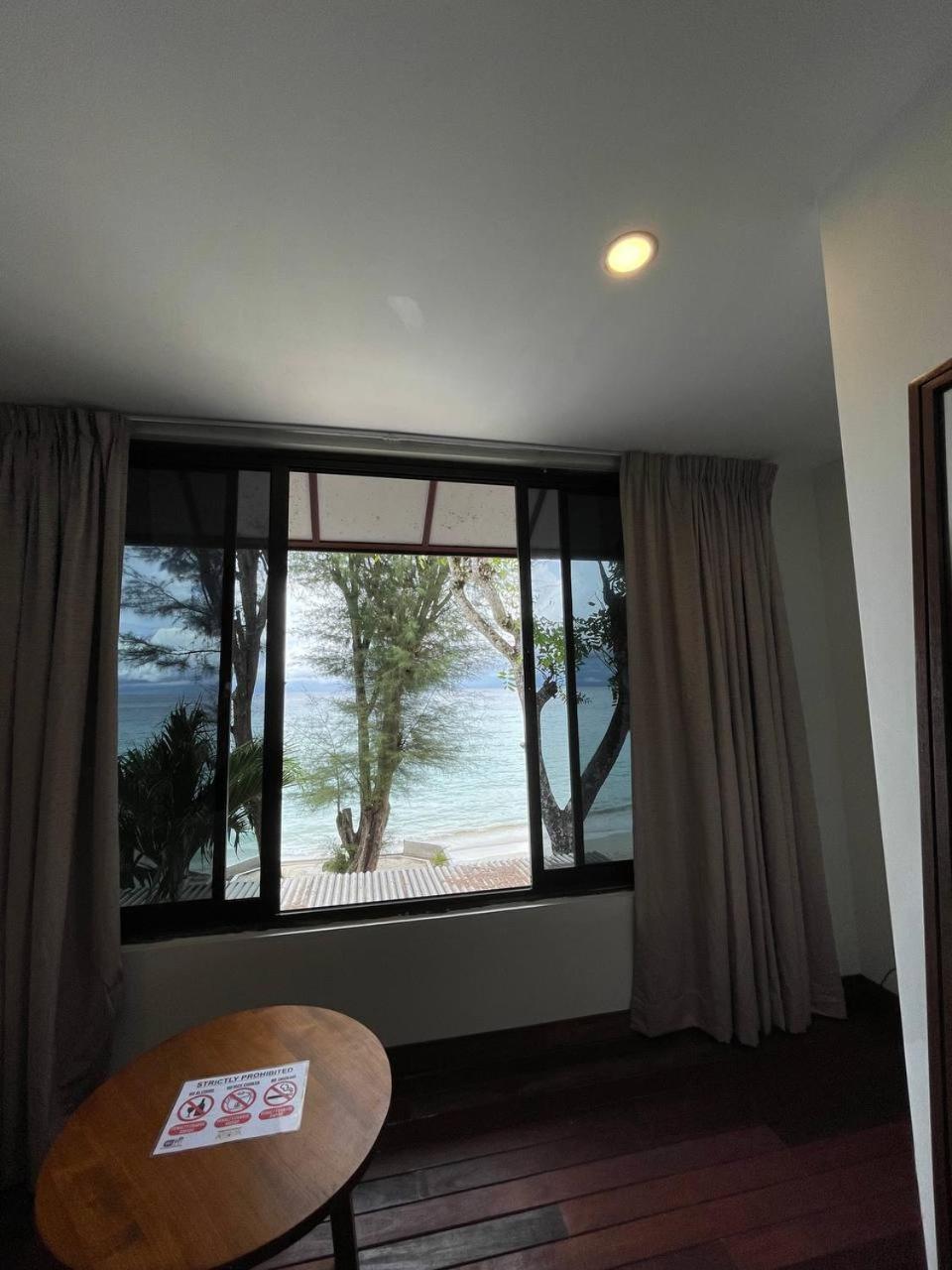 Beach Resort - Arwana Perhentian Besar Кампунг-Куала-Бесут Экстерьер фото