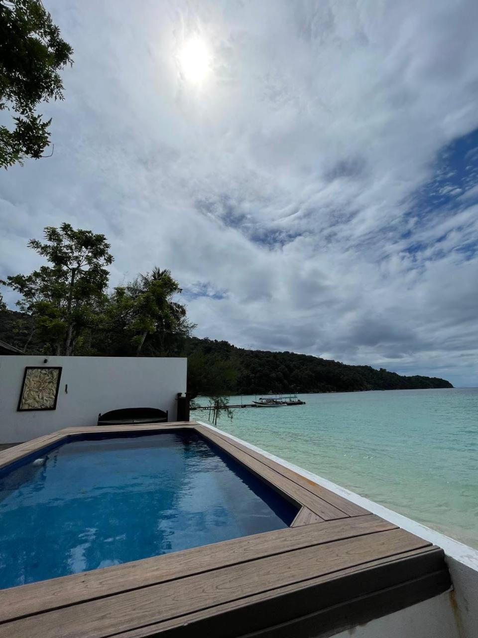 Beach Resort - Arwana Perhentian Besar Кампунг-Куала-Бесут Экстерьер фото