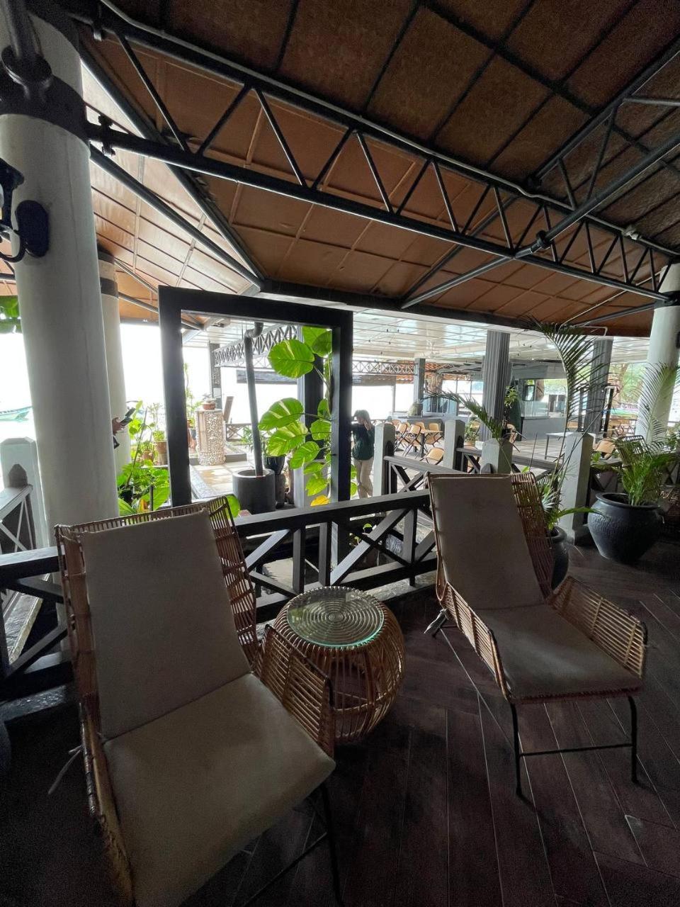 Beach Resort - Arwana Perhentian Besar Кампунг-Куала-Бесут Экстерьер фото