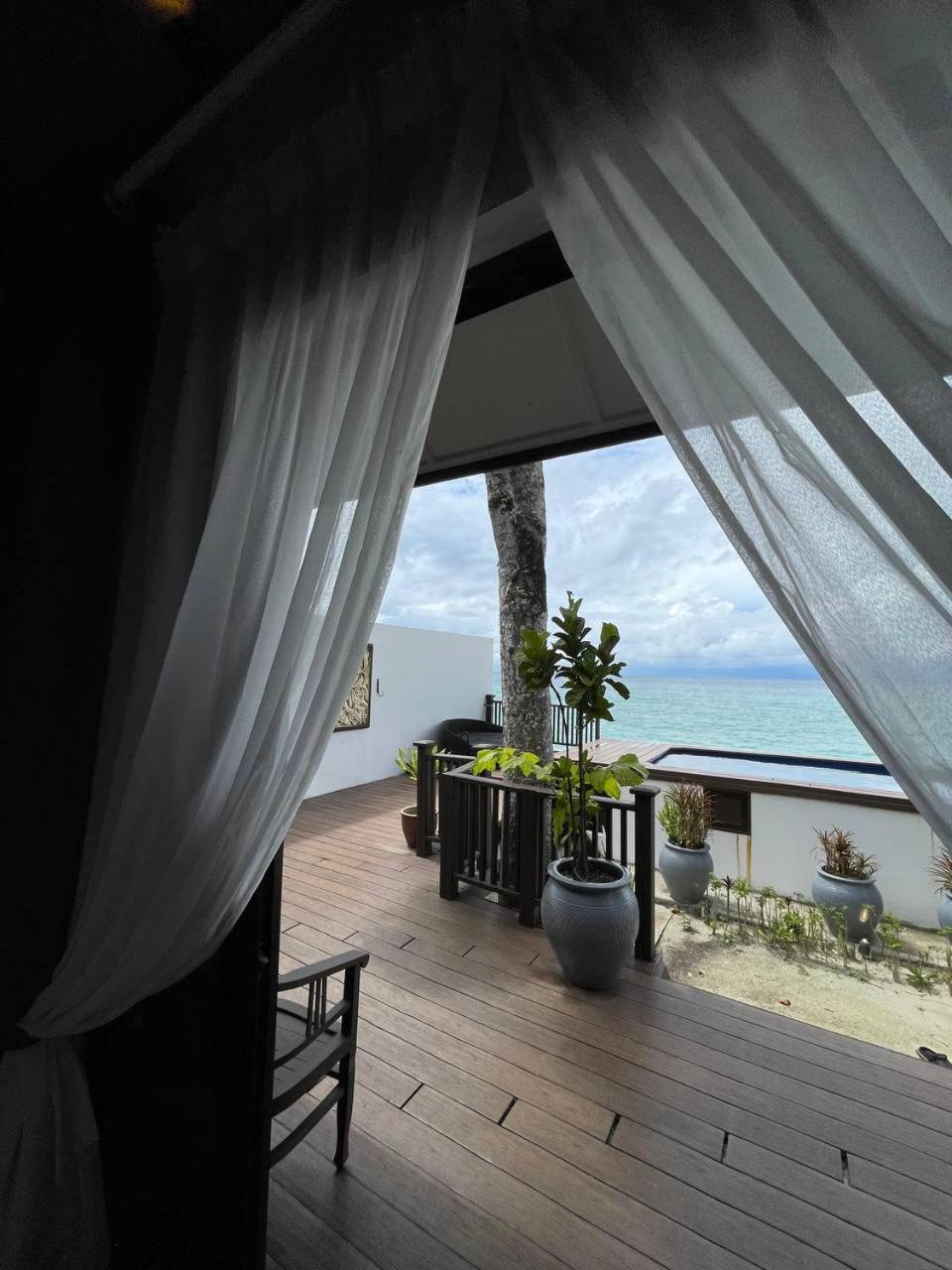 Beach Resort - Arwana Perhentian Besar Кампунг-Куала-Бесут Экстерьер фото